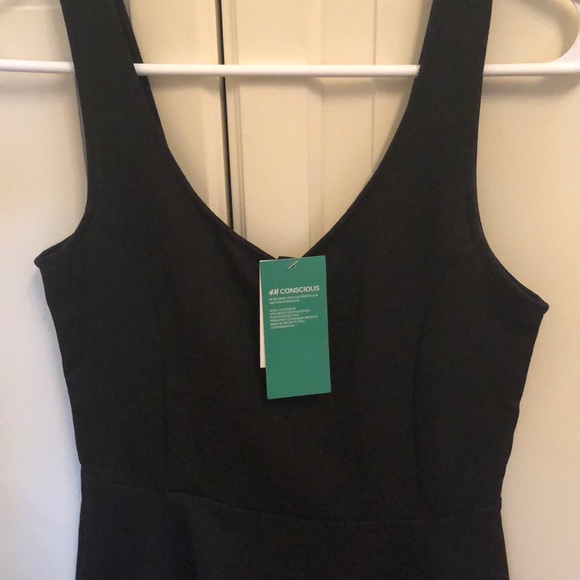 Too small - Picture 3 of 4